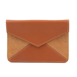 Pochette enveloppe camel pailletée en cuir L'Amoureuse Made in France